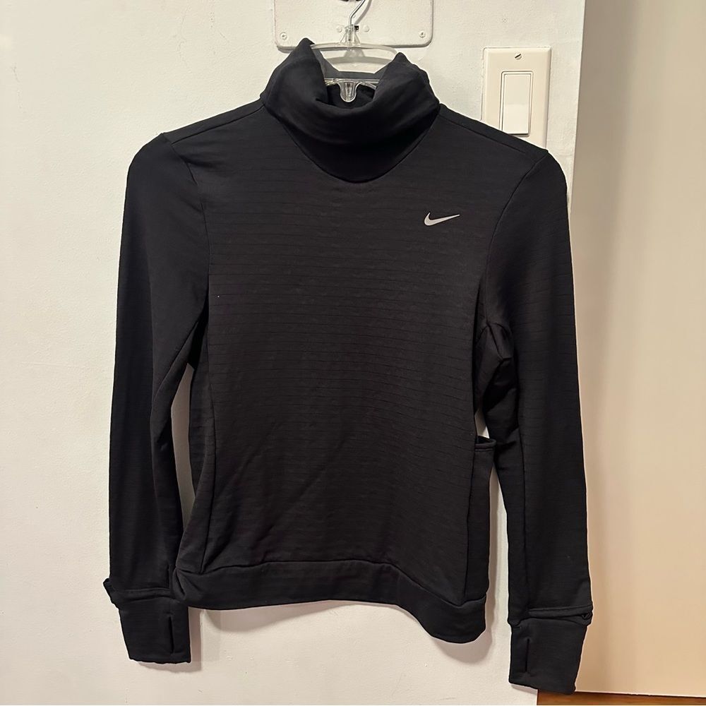 NWOT XS NIKE Women's FB5306 ThermaFit Swift Turtleneck Running Long Sleeve Shirt